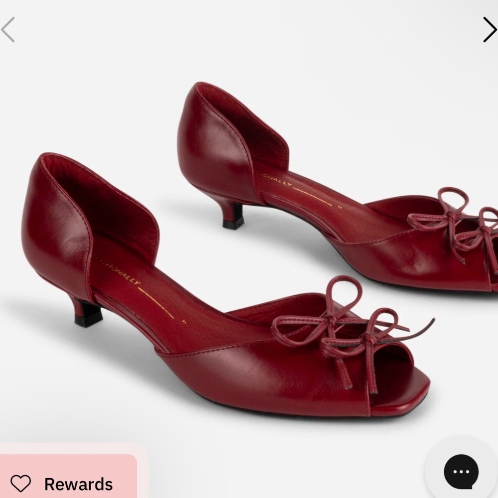 NWT INTENTIONALLY BLANK CAROL PEEP TOE KITTEN HEEL in Merlot